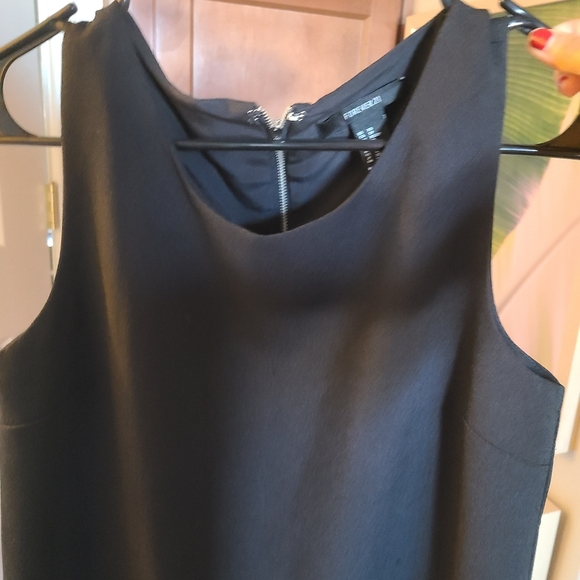 LBD Black shift modern minimal dress - Picture 8 of 10